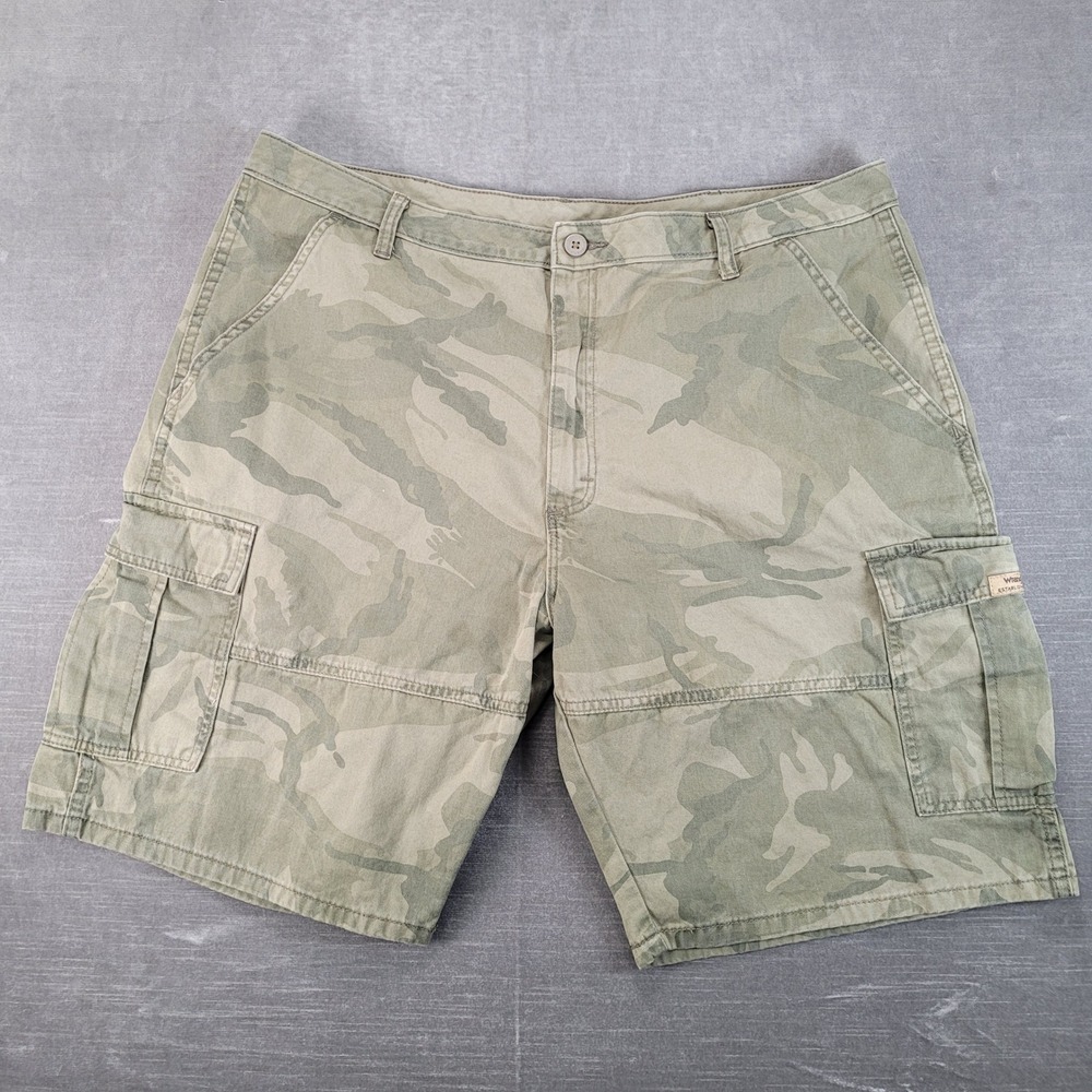 Wrangler Mens Camo Cargo Shorts Green Tiger Stripe Size 40 REG Cotton
